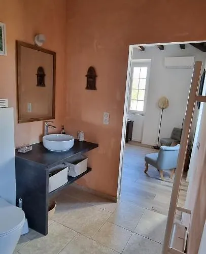 Lou Paradou Luberon Bed & Breakfast 3*